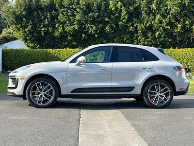 2025 Porsche Macan AWD