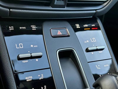 2025 Porsche Macan AWD