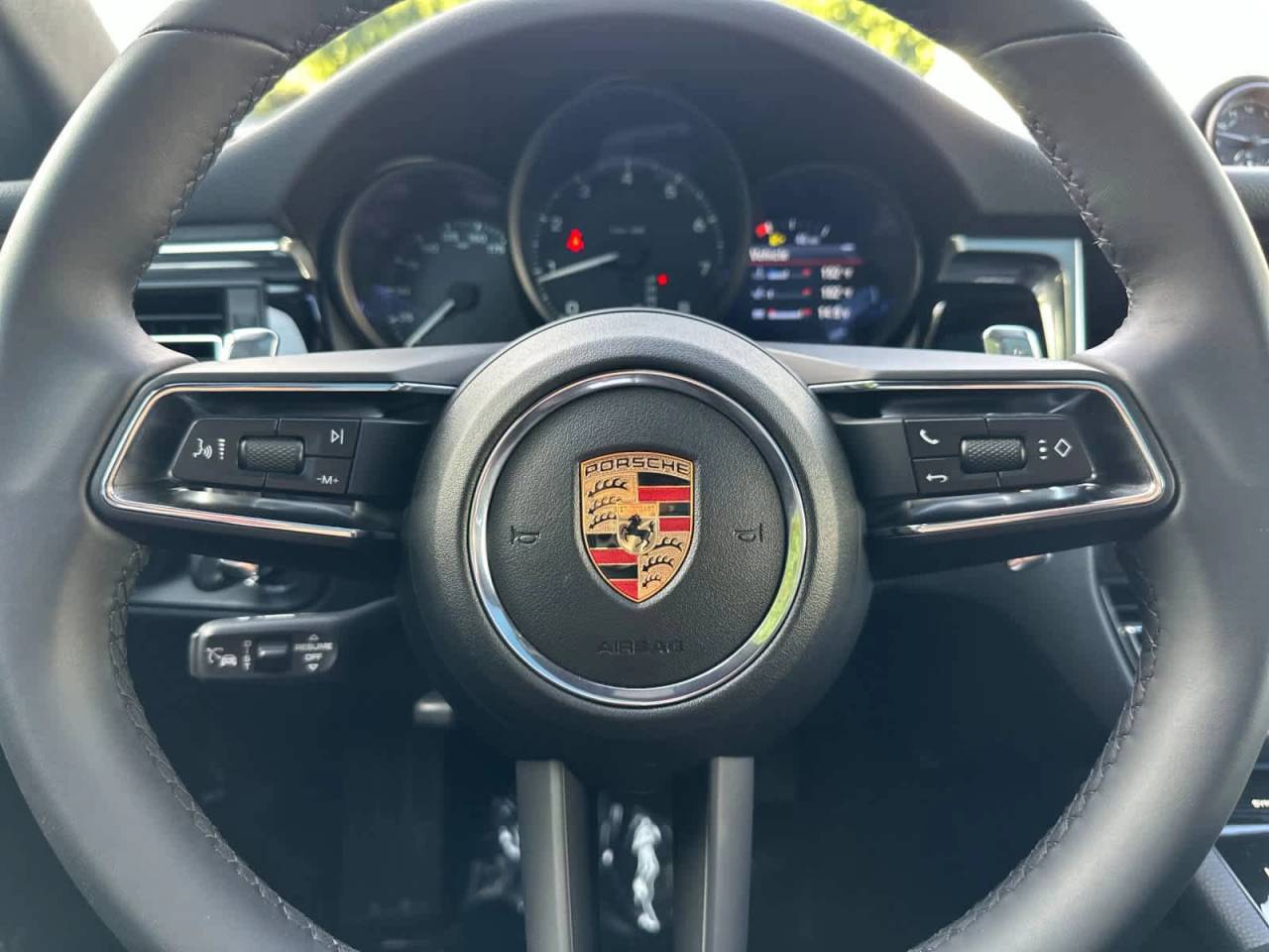 2025 Porsche Macan AWD