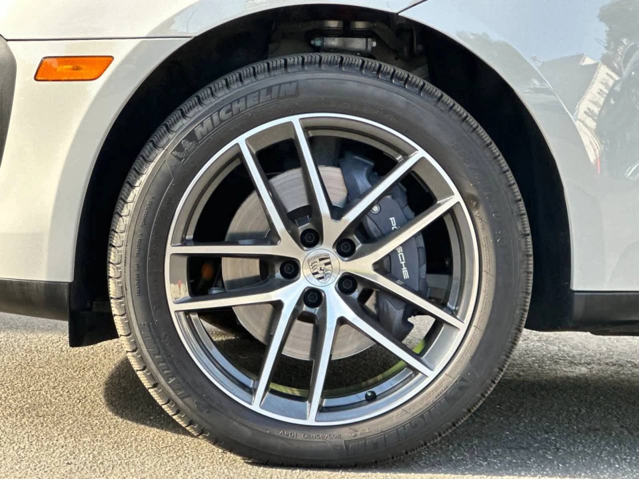 2025 Porsche Macan AWD