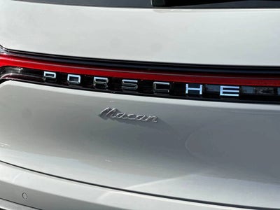 2025 Porsche Macan AWD