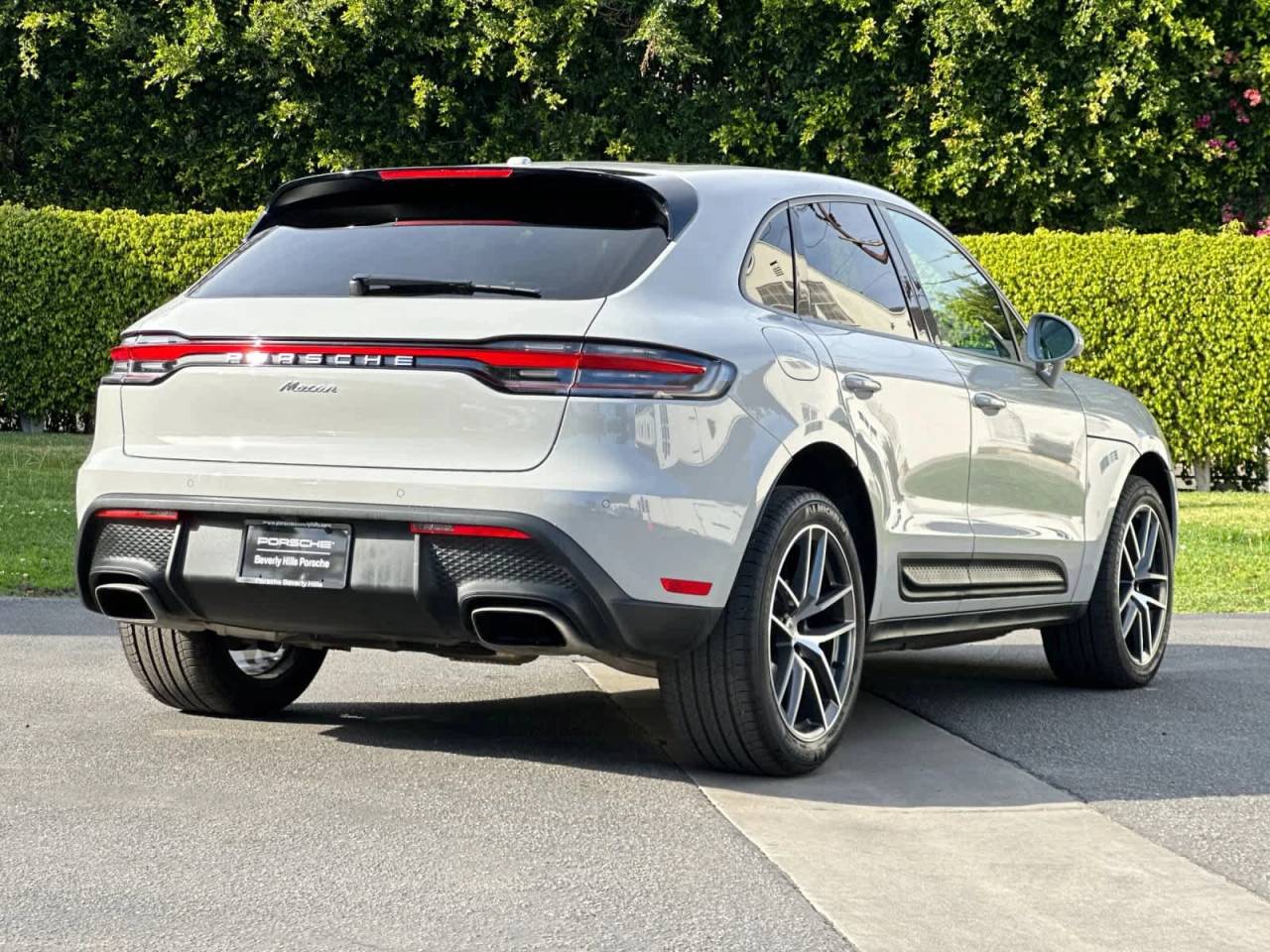 2025 Porsche Macan AWD