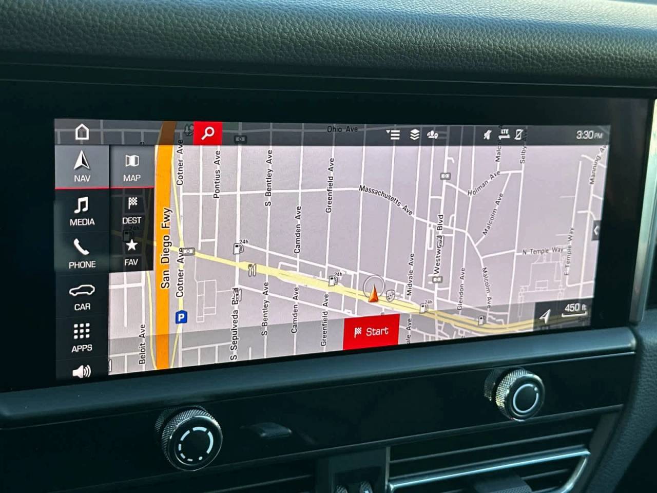 2025 Porsche Macan AWD