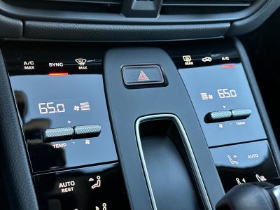 2025 Porsche Macan AWD