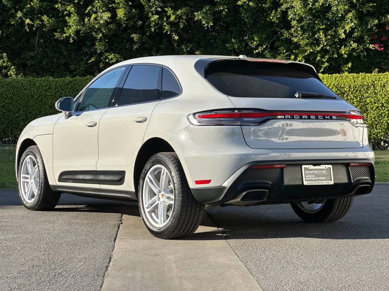 2025 Porsche Macan AWD