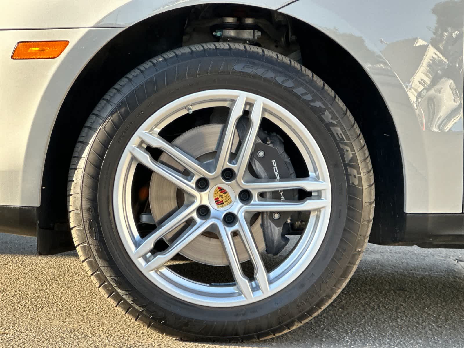 2025 Porsche Macan AWD