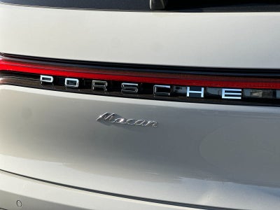 2025 Porsche Macan AWD