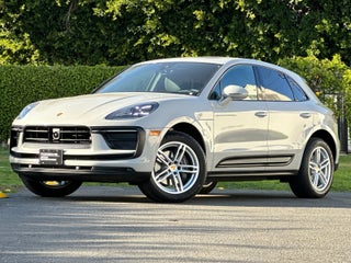 2025 Porsche Macan AWD