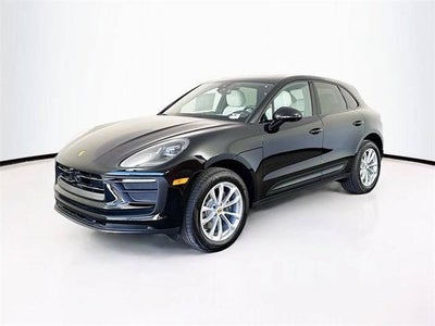 2025 Porsche Macan Base