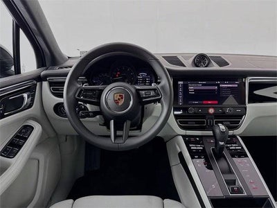 2025 Porsche Macan Base