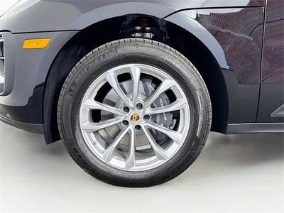 2025 Porsche Macan Base