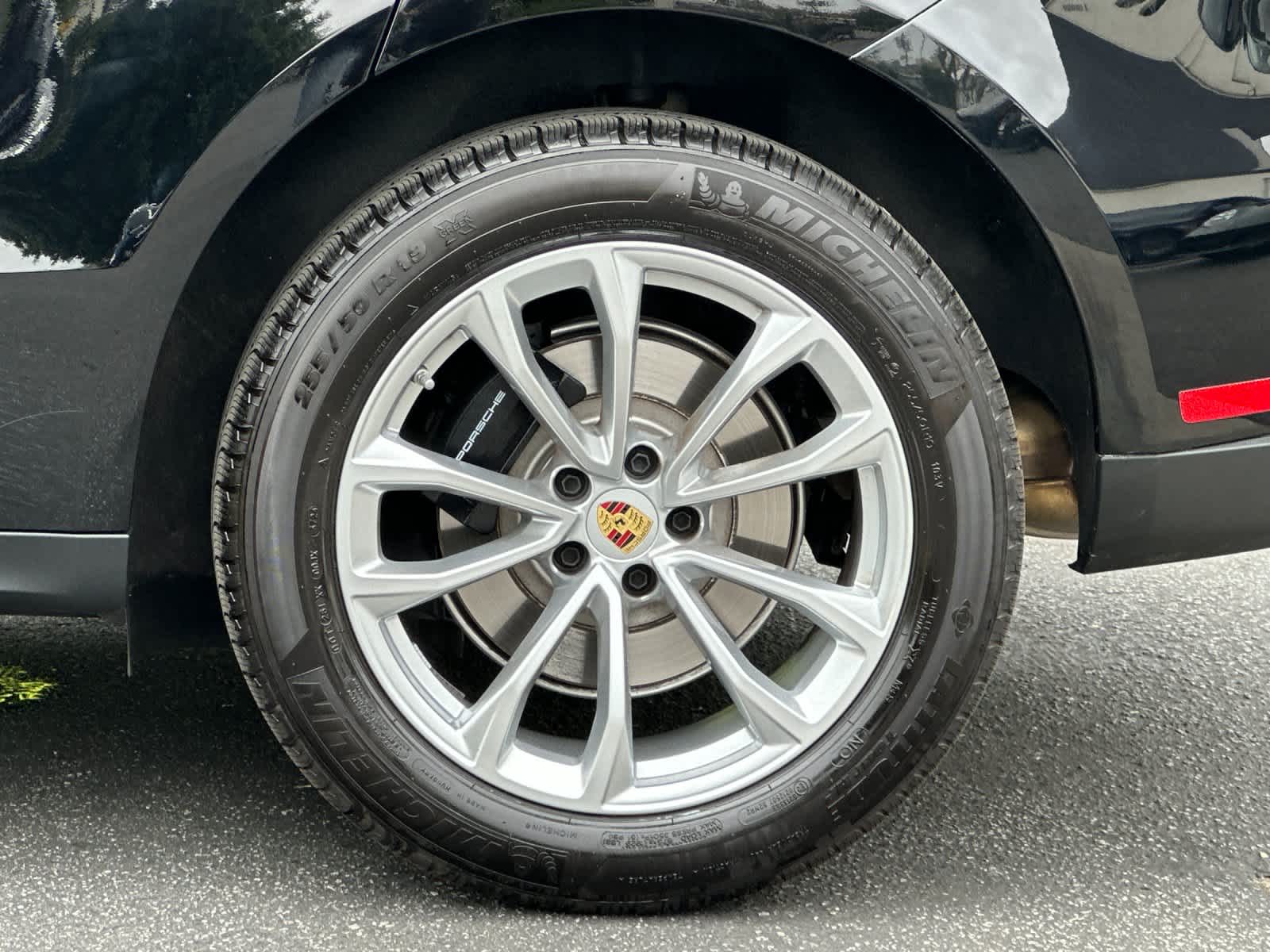 2025 Porsche Macan Base