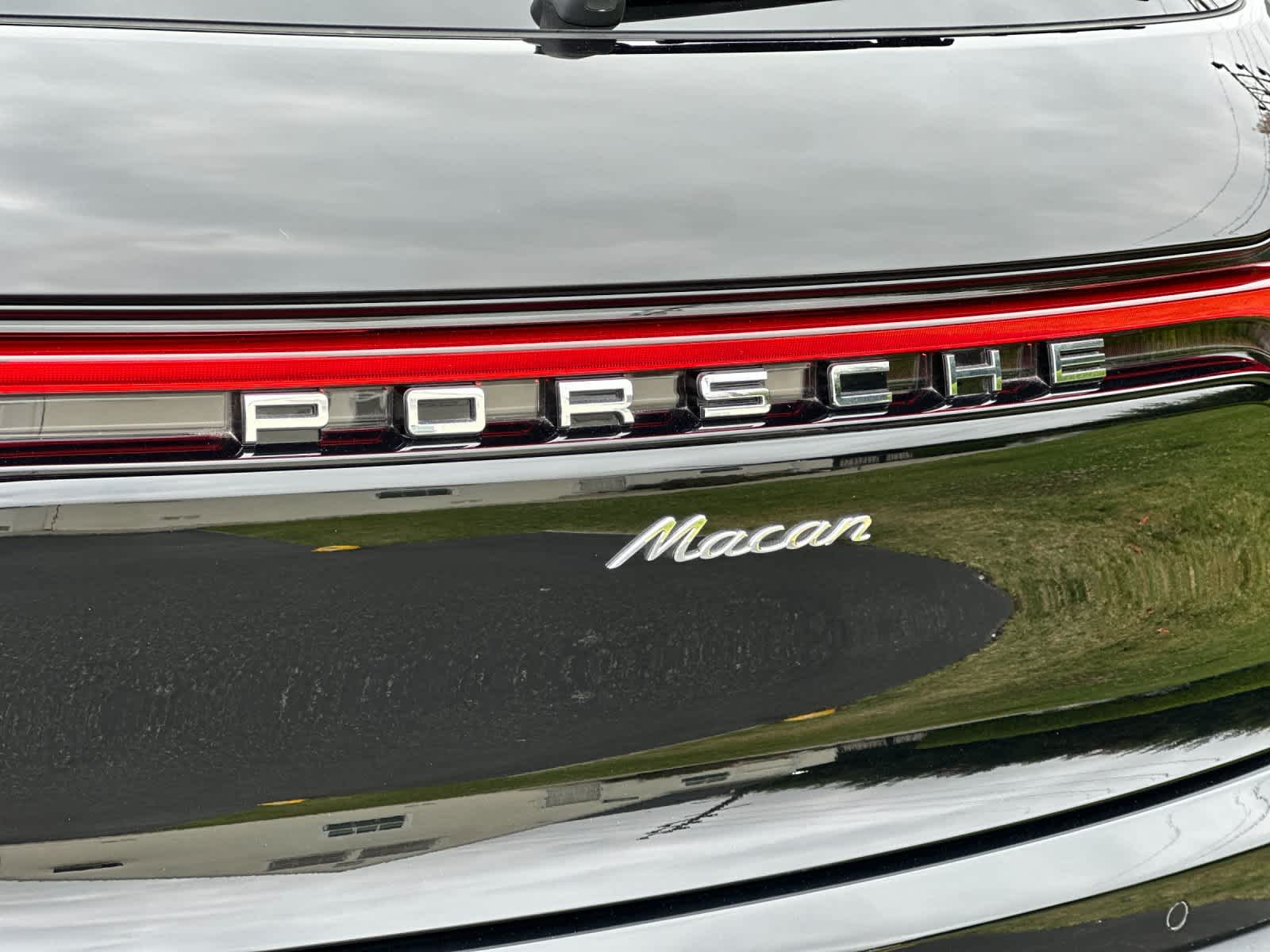 2025 Porsche Macan Base