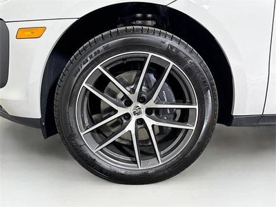 2025 Porsche Macan Base