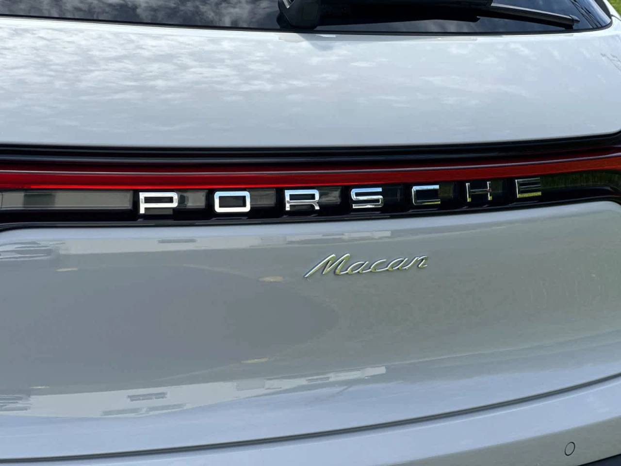 2025 Porsche Macan Base