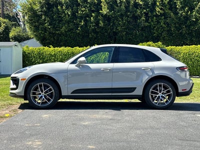 2025 Porsche Macan Base