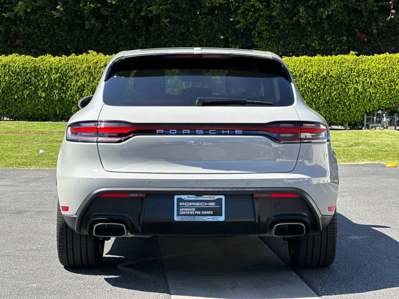 2025 Porsche Macan Base