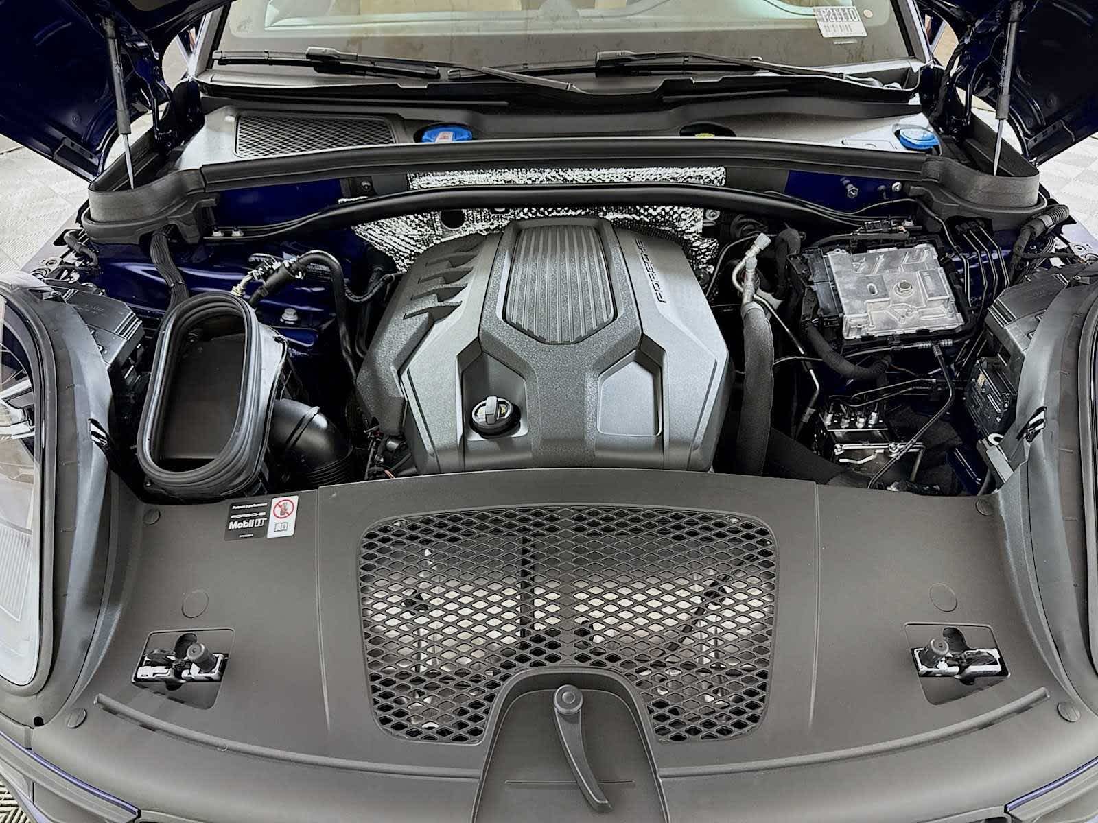 2025 Porsche Macan Macan