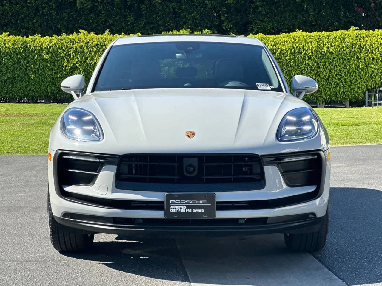 2025 Porsche Macan Base
