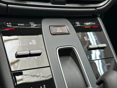2025 Porsche Macan Base