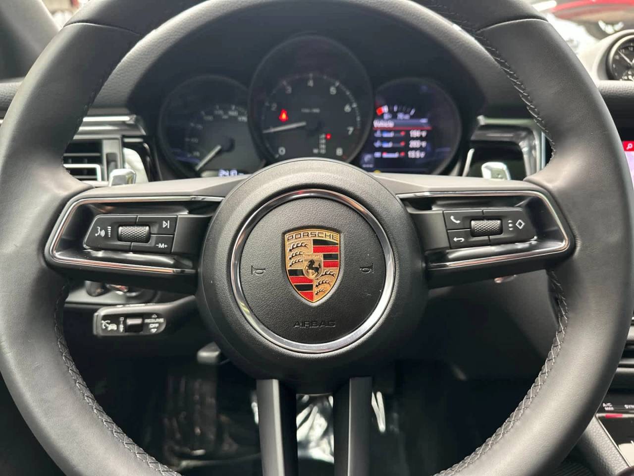 2025 Porsche Macan Base