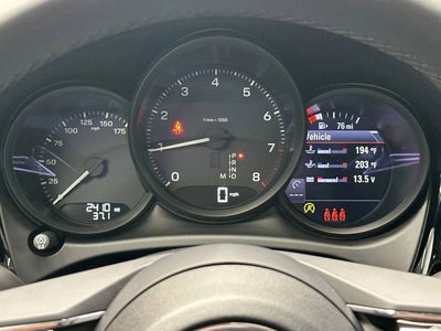 2025 Porsche Macan Base