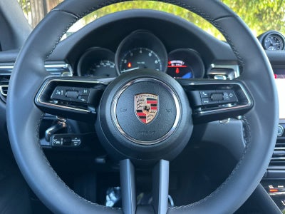 2025 Porsche Macan Macan