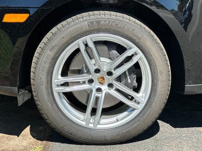 2025 Porsche Macan Macan
