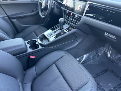 2025 Porsche Macan Macan