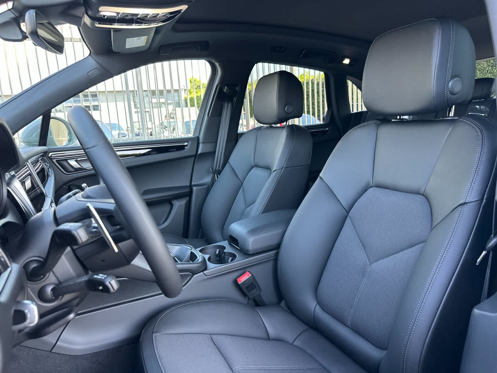 2025 Porsche Macan Macan