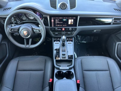 2025 Porsche Macan Macan