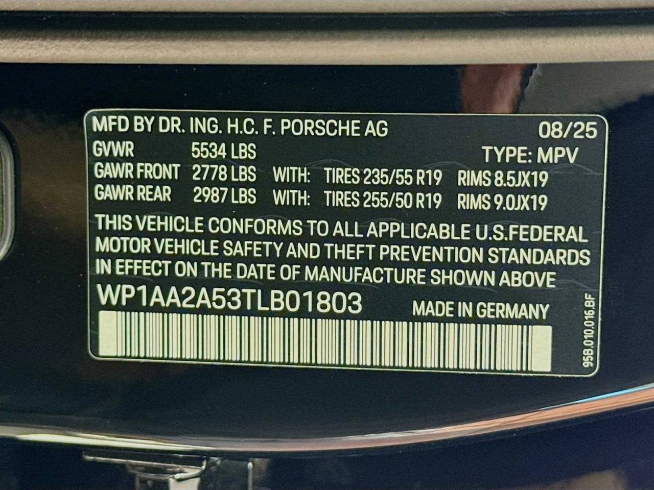 2026 Porsche Macan AWD