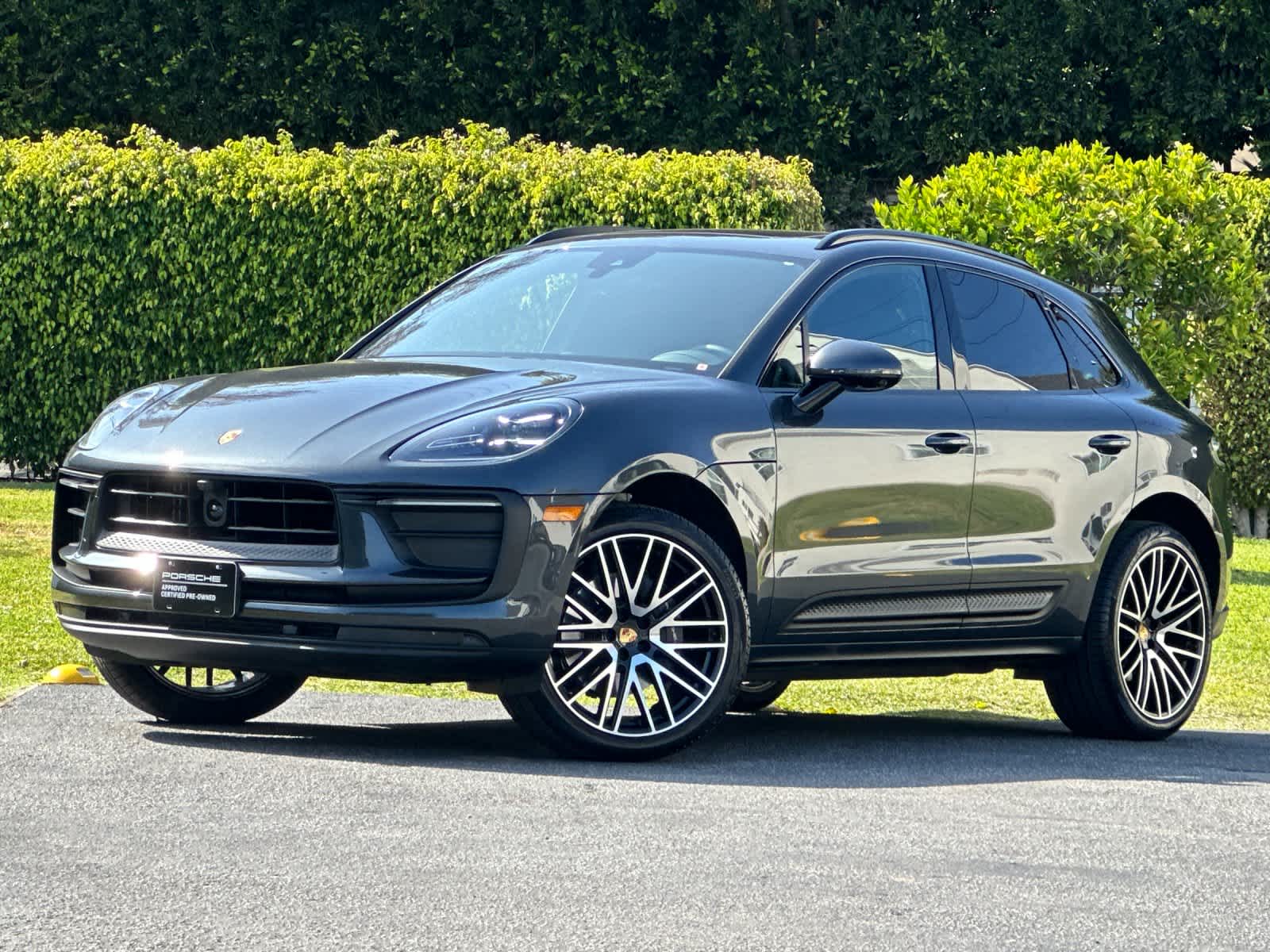 2026 Porsche Macan Base