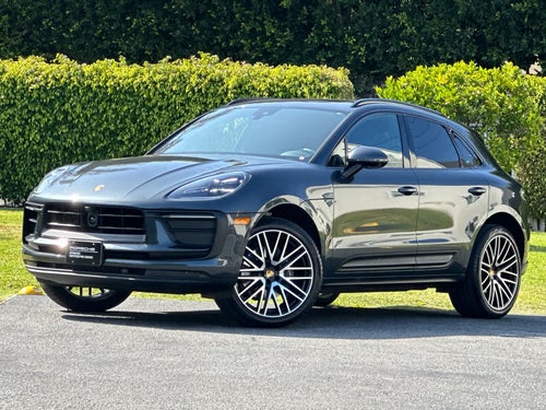 2026 Porsche Macan Base