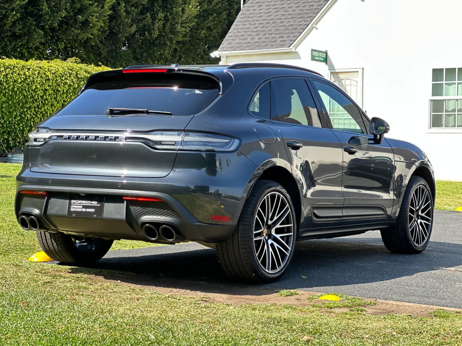 2026 Porsche Macan Base