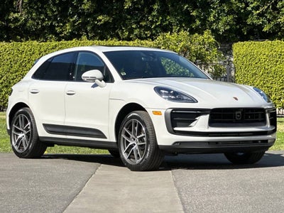 2026 Porsche Macan AWD