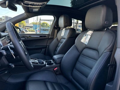 2026 Porsche Macan AWD