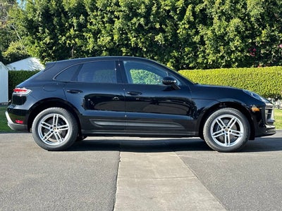 2026 Porsche Macan AWD