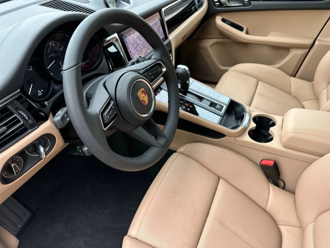 2026 Porsche Macan AWD