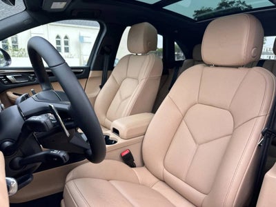 2026 Porsche Macan AWD