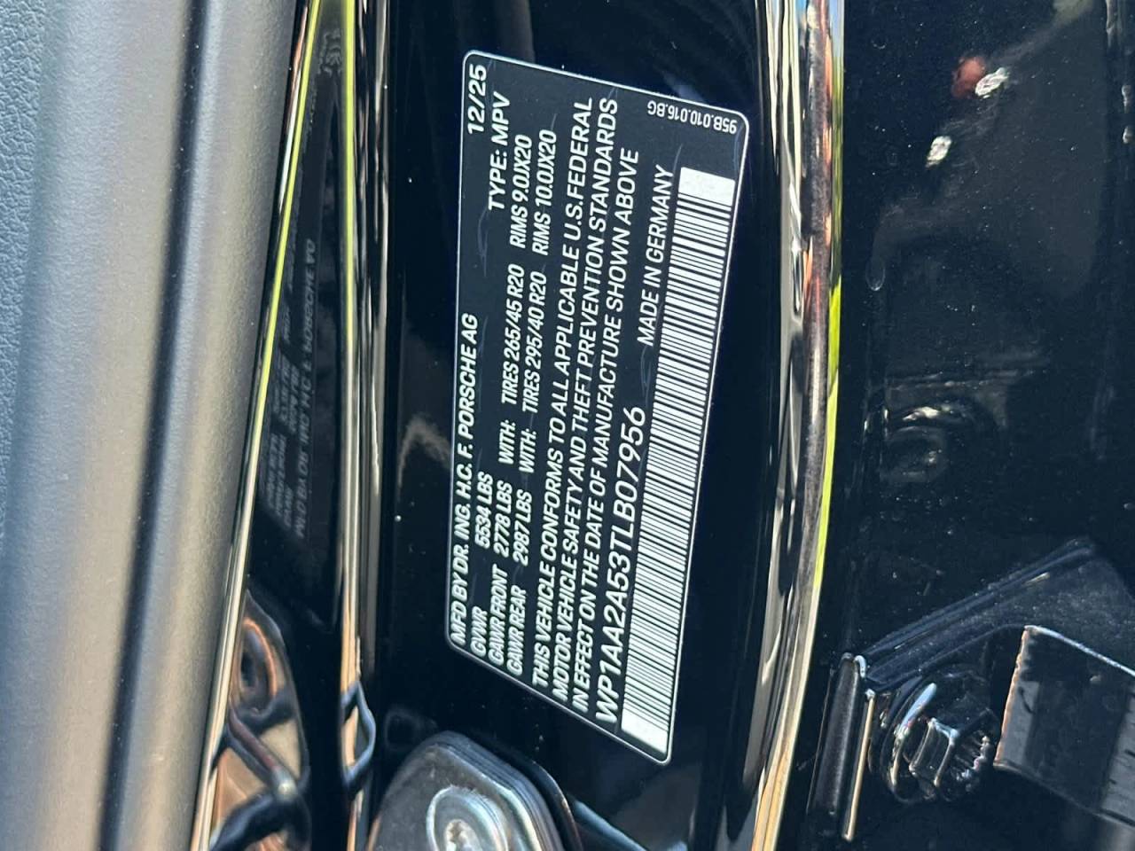 2026 Porsche Macan Base