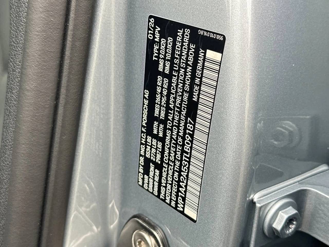 2026 Porsche Macan Base