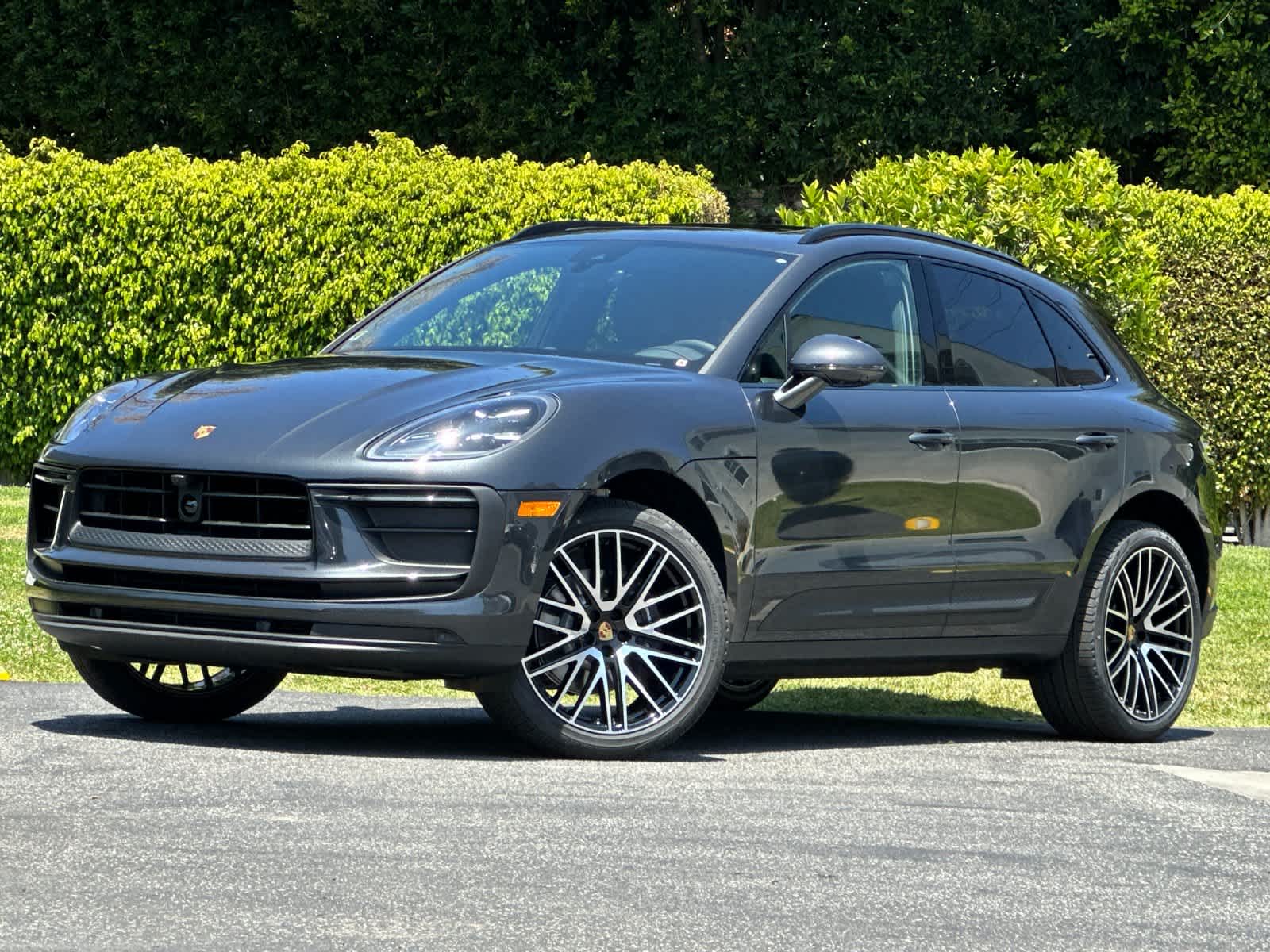 2026 Porsche Macan Base
