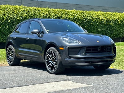 2026 Porsche Macan Base
