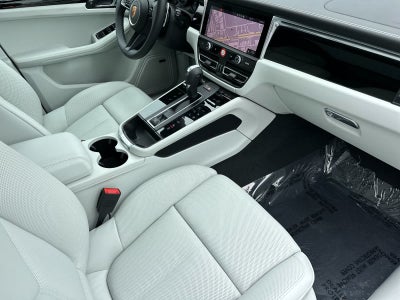 2026 Porsche Macan Base