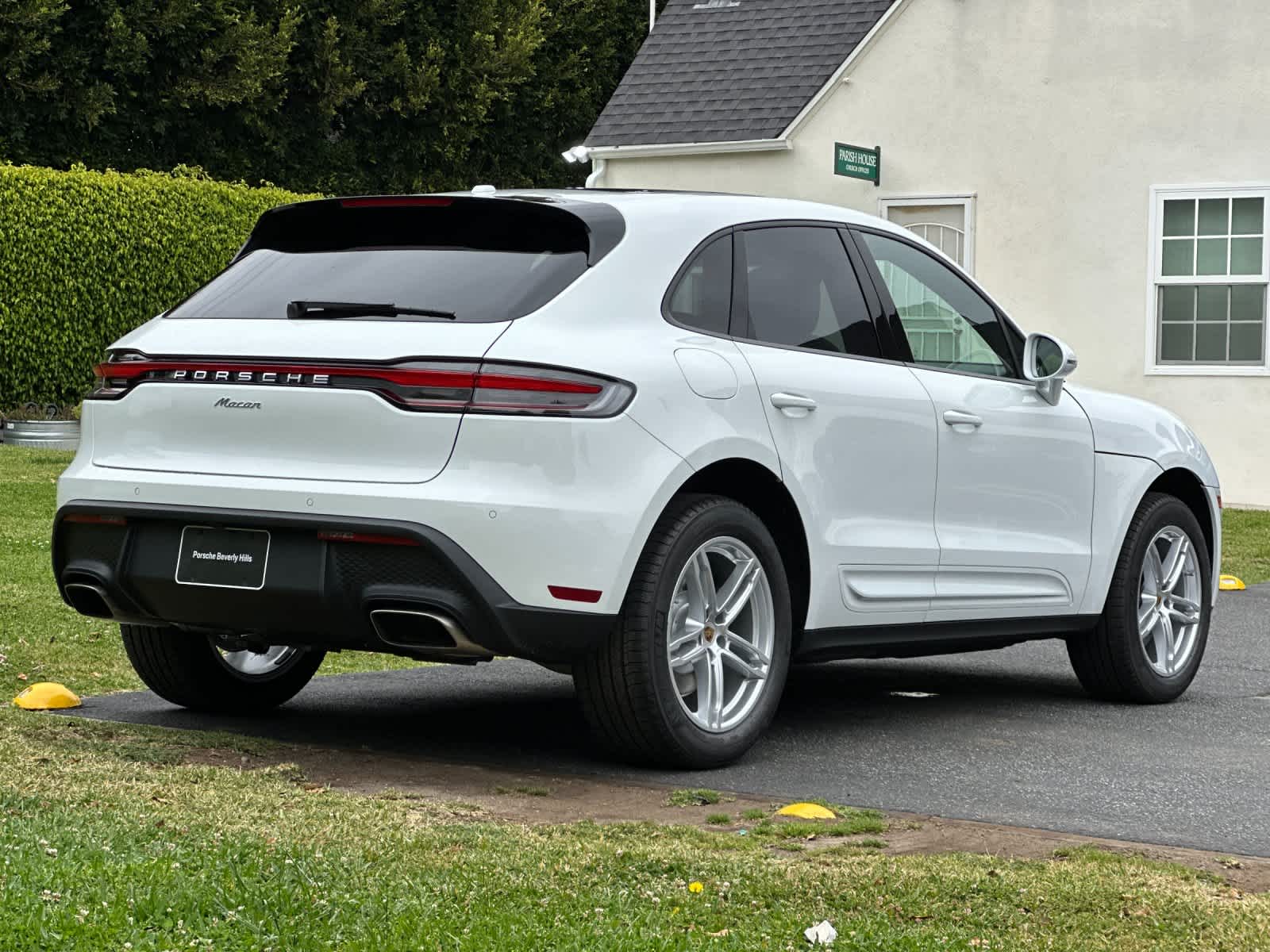 2026 Porsche Macan Base