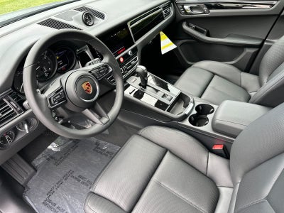 2026 Porsche Macan Macan