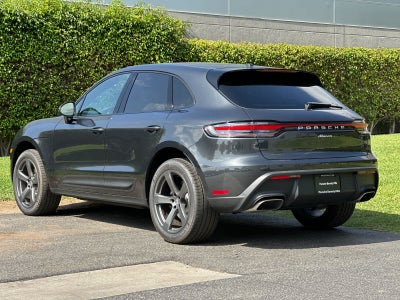2026 Porsche Macan Macan
