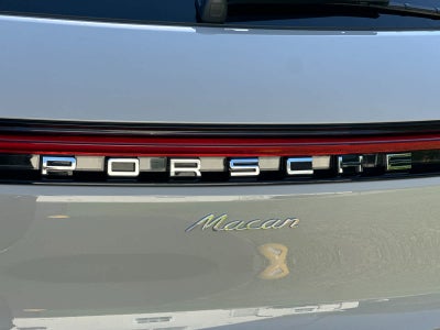 2026 Porsche Macan Macan