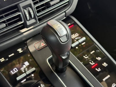 2023 Porsche Macan Macan (MY23)
